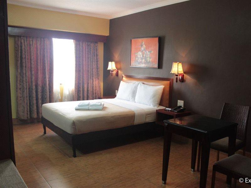 Pamulinawen Hotel Laoag Eksteriør bilde