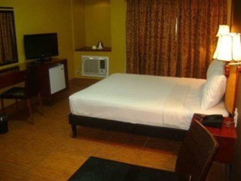 Pamulinawen Hotel Laoag Eksteriør bilde
