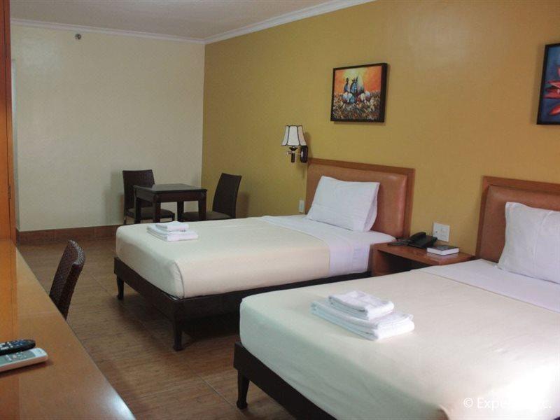 Pamulinawen Hotel Laoag Eksteriør bilde