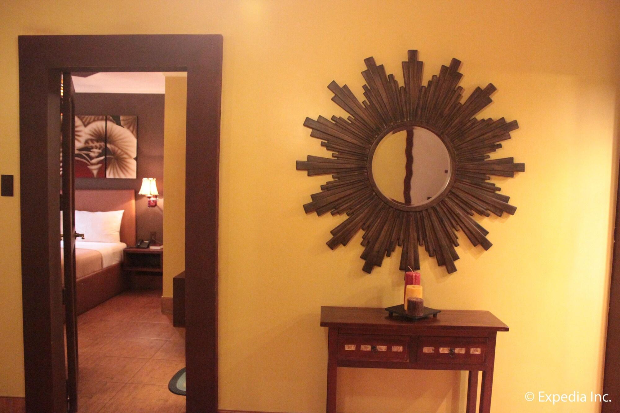 Pamulinawen Hotel Laoag Eksteriør bilde