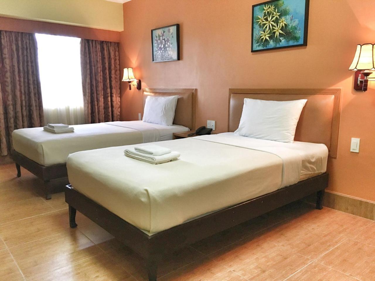 Pamulinawen Hotel Laoag Eksteriør bilde